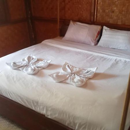 Готель Cam U View Bungalow Nong Khiaw Екстер'єр фото