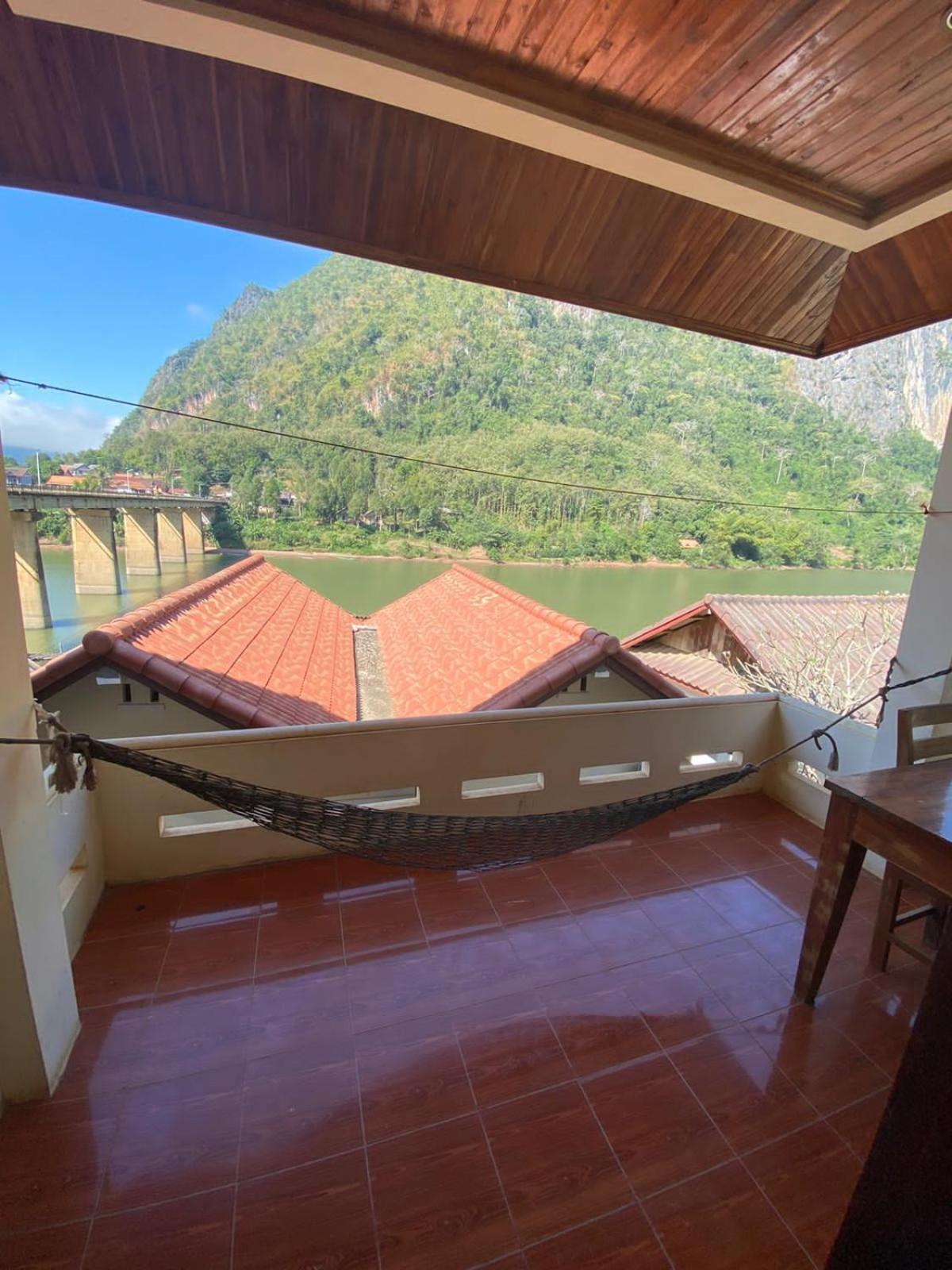 Готель Cam U View Bungalow Nong Khiaw Екстер'єр фото
