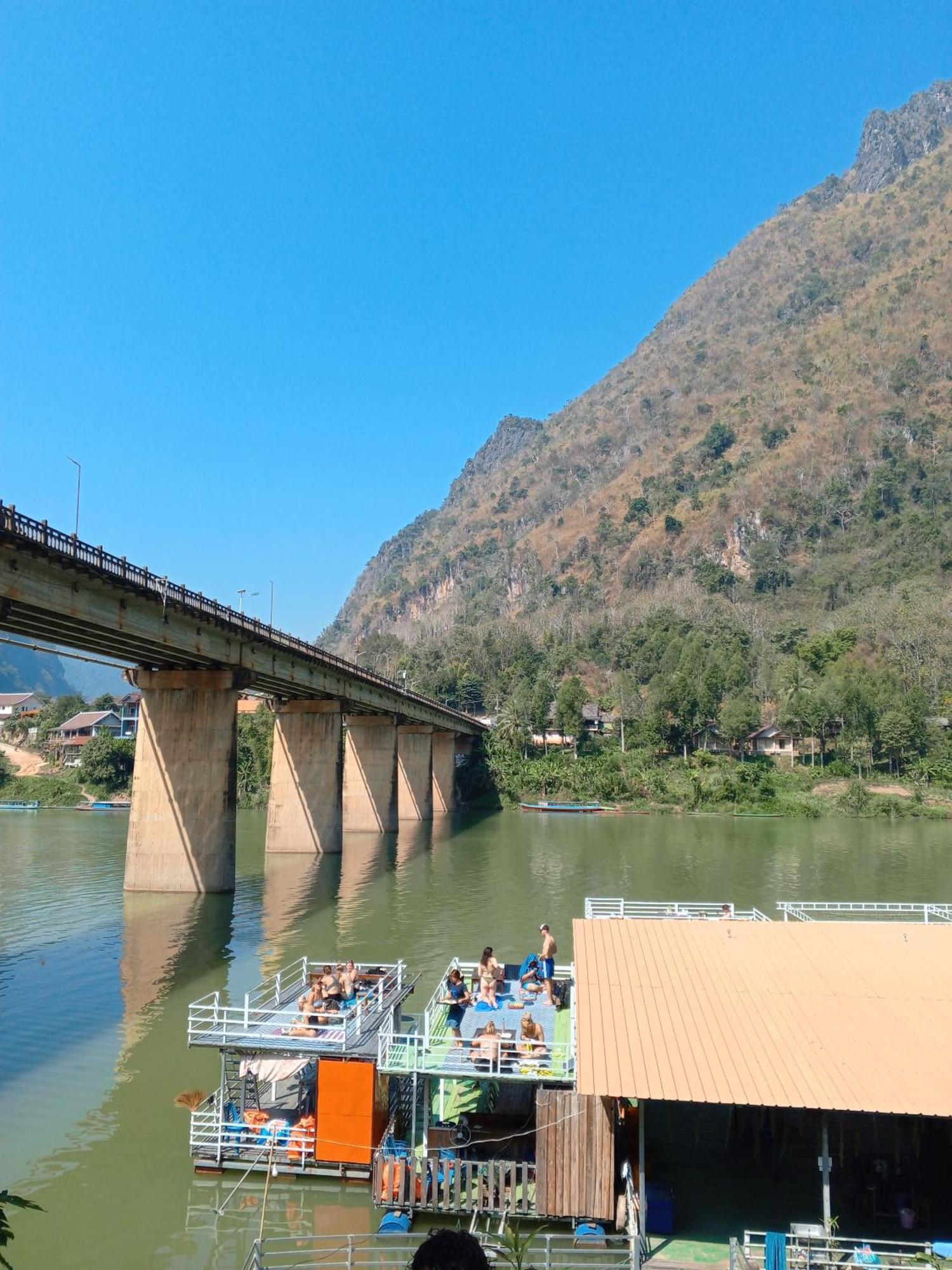 Готель Cam U View Bungalow Nong Khiaw Екстер'єр фото