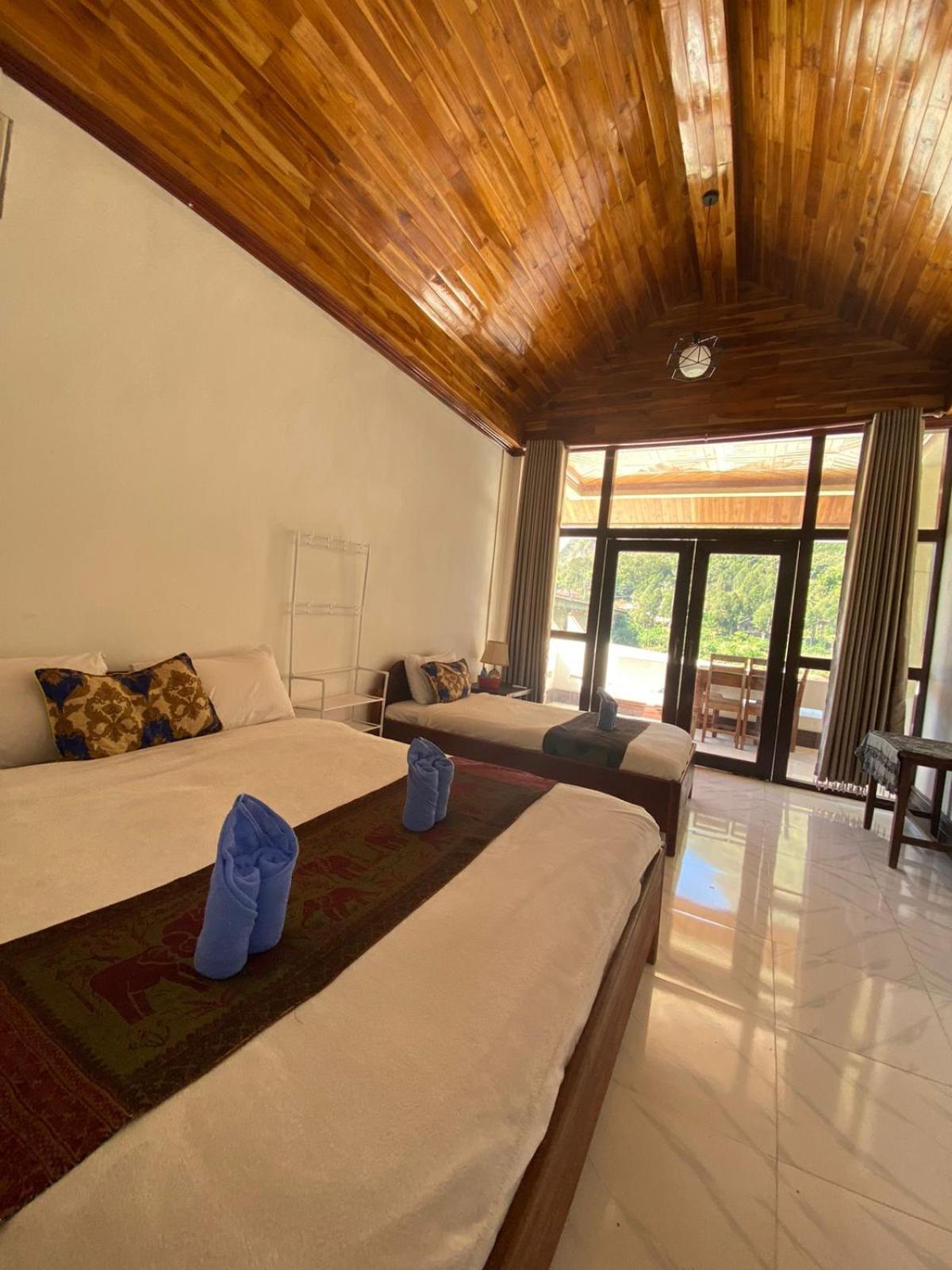 Готель Cam U View Bungalow Nong Khiaw Екстер'єр фото