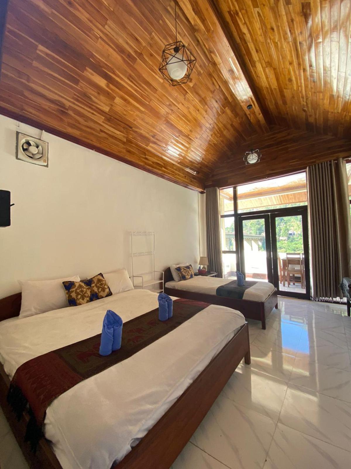 Готель Cam U View Bungalow Nong Khiaw Екстер'єр фото
