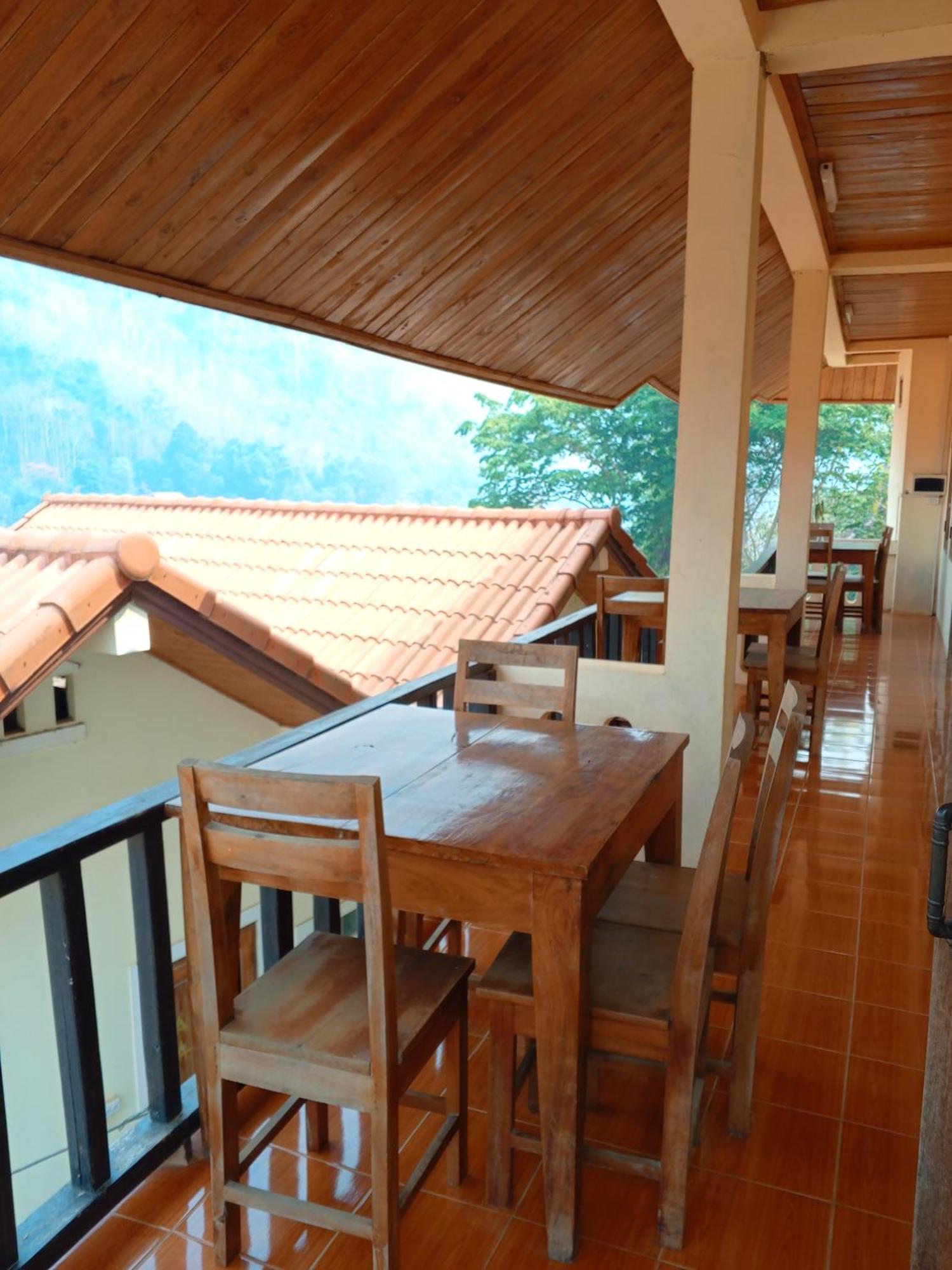 Готель Cam U View Bungalow Nong Khiaw Екстер'єр фото