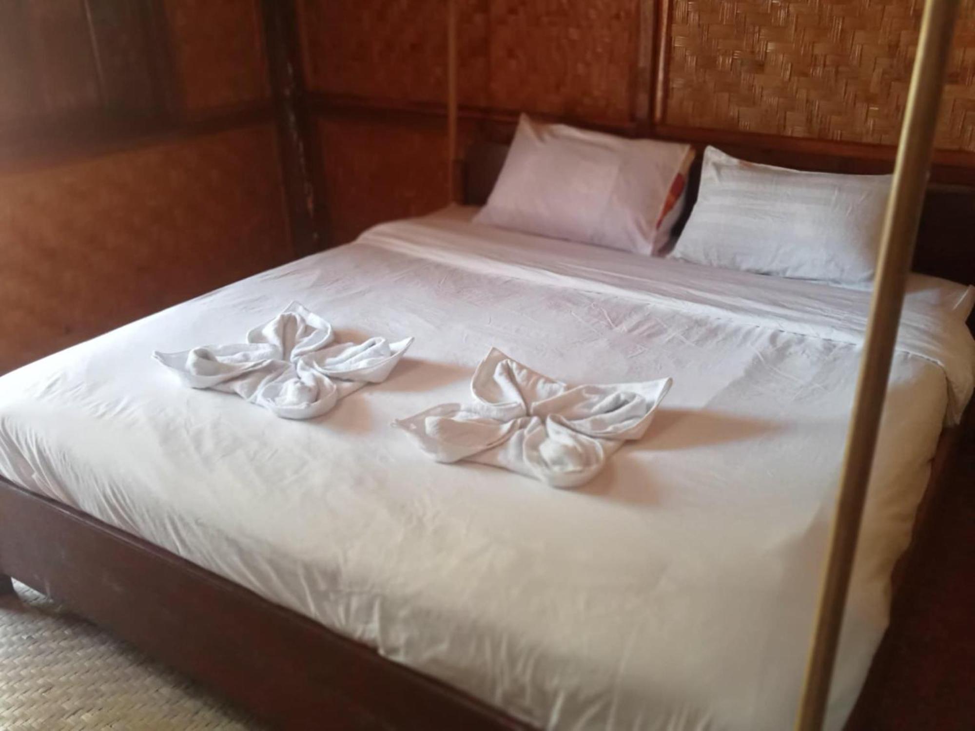 Готель Cam U View Bungalow Nong Khiaw Екстер'єр фото
