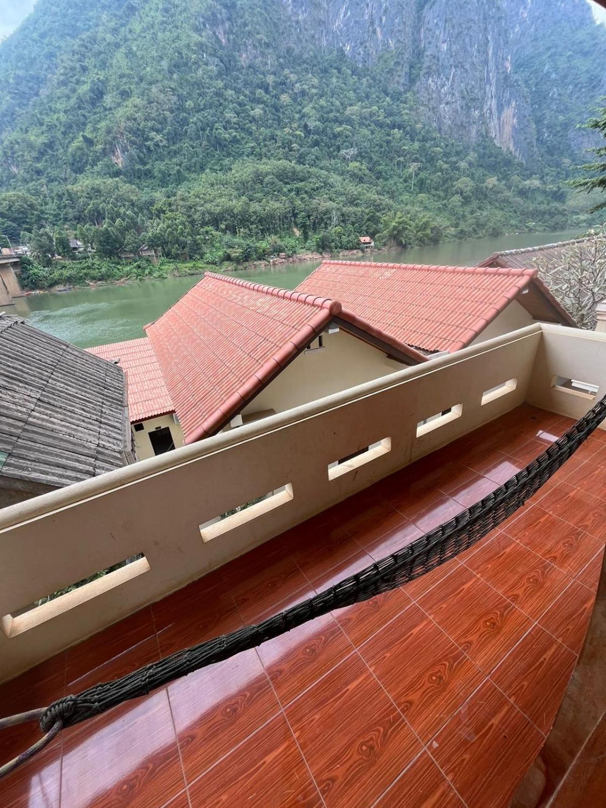 Готель Cam U View Bungalow Nong Khiaw Екстер'єр фото