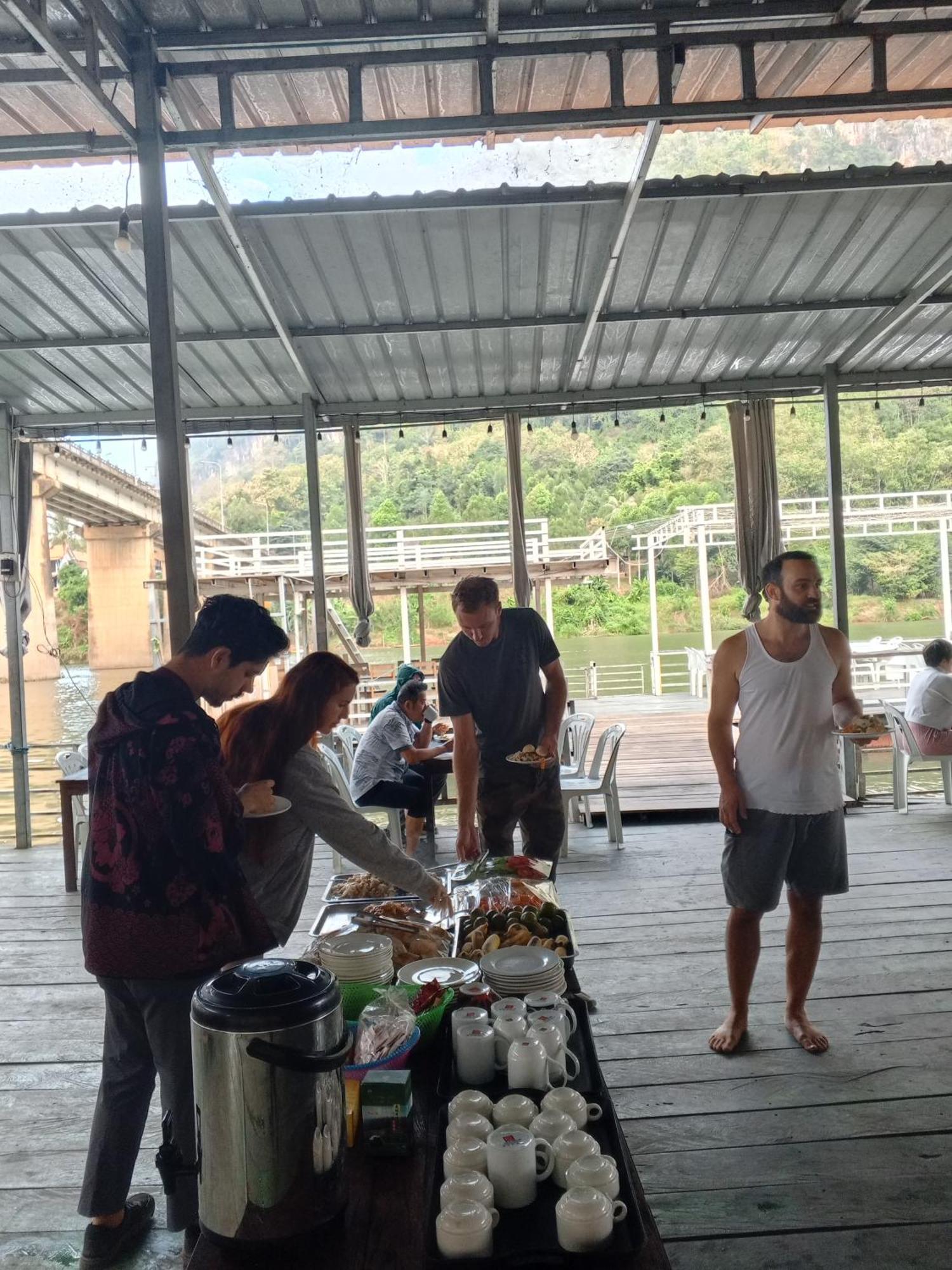 Готель Cam U View Bungalow Nong Khiaw Екстер'єр фото
