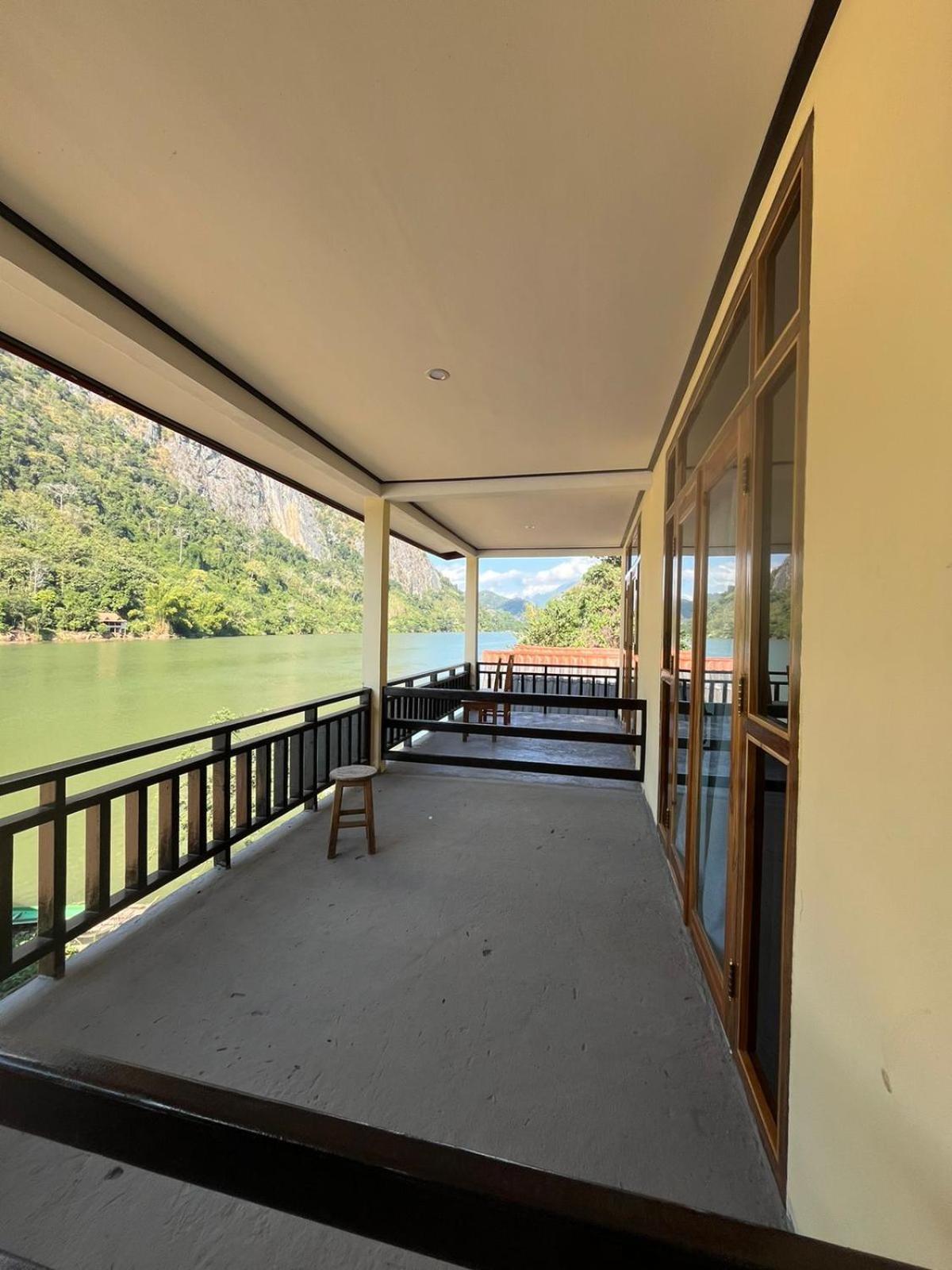 Готель Cam U View Bungalow Nong Khiaw Екстер'єр фото