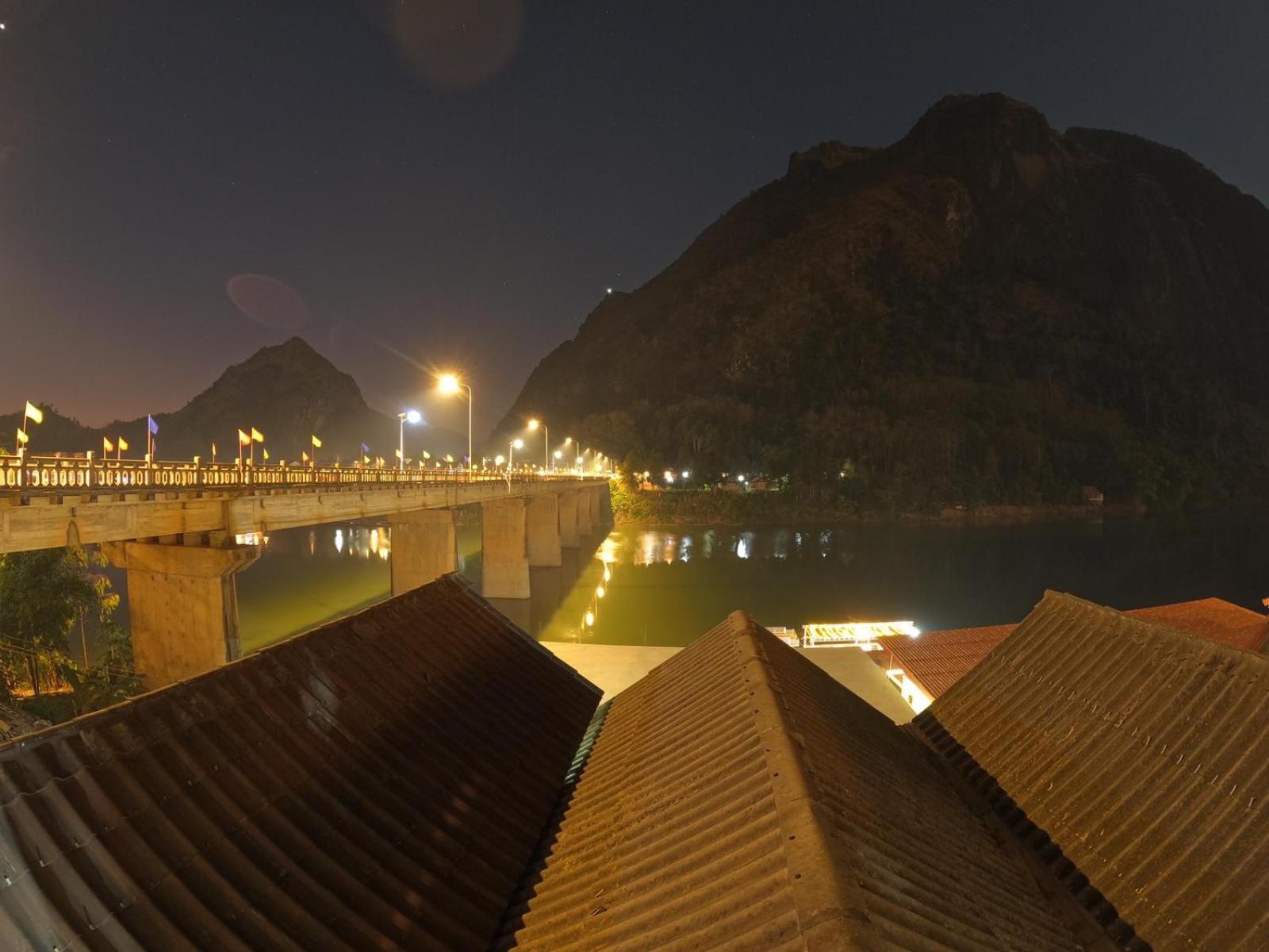Готель Cam U View Bungalow Nong Khiaw Екстер'єр фото